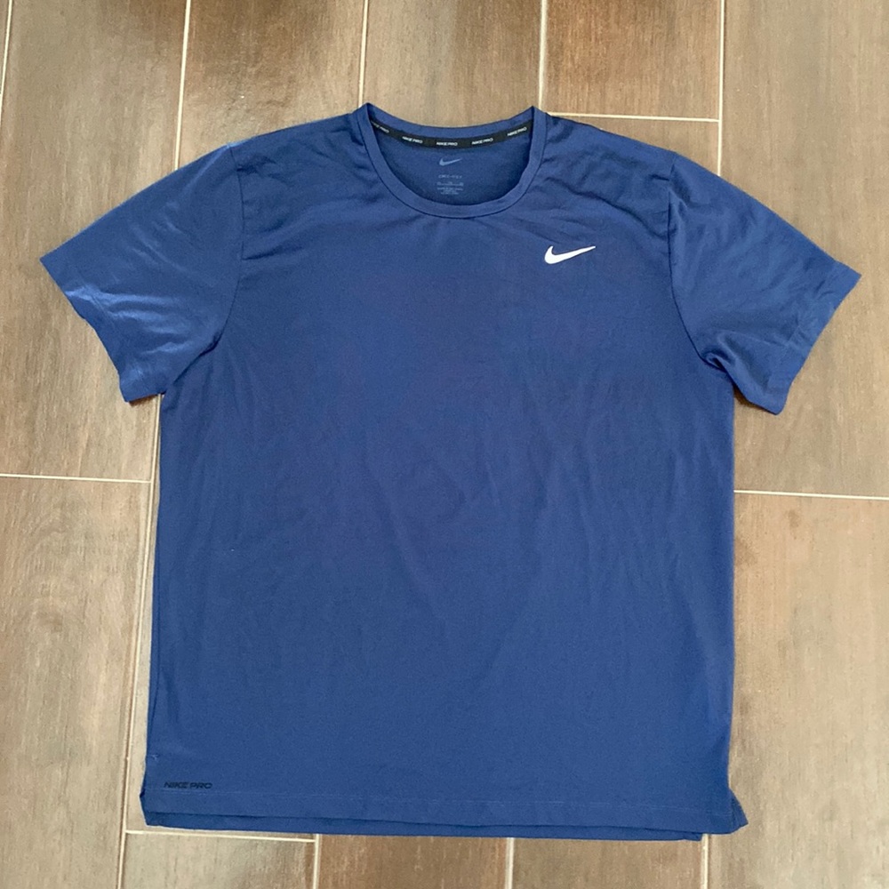 MEN NIKE TEE